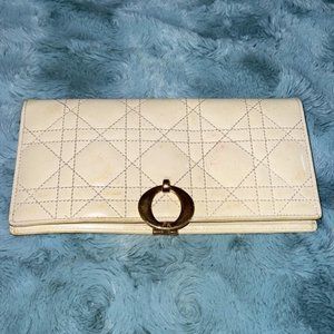 CHRISTIAN DIOR BEIGE PATENT LEATHER CONTINENTAL WALLET